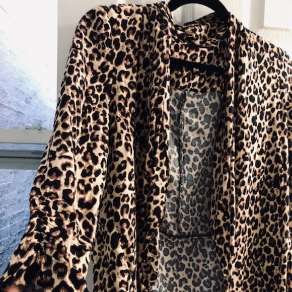 Leopard Print Lightweight Jacket - Picture 2 of 5